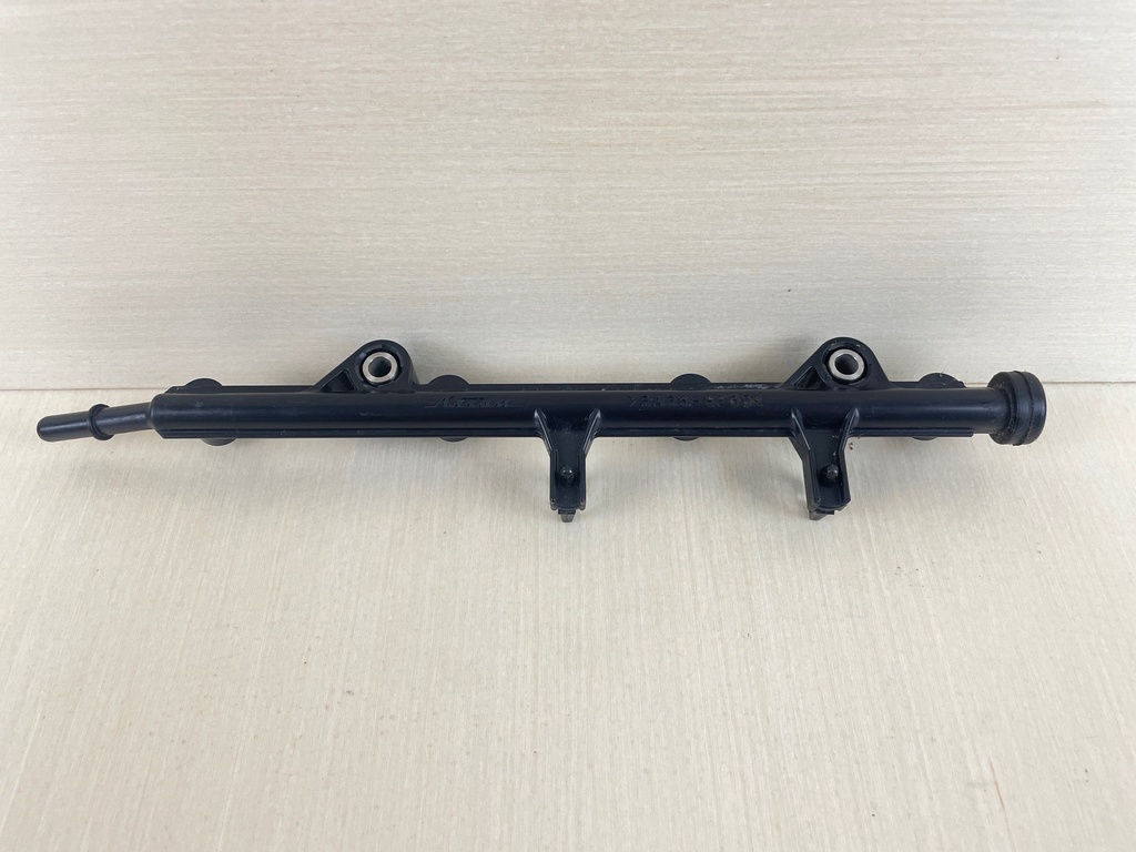 2006 Yamaha 50HP 4 Stroke Outboard Fuel Injector Delivery Pipe 6C5-13161-00-00