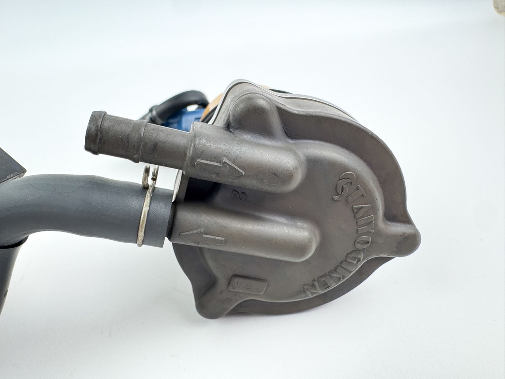 2007 Honda 135 HP 4 Stroke Outboard Water Separator & Fuel Filter 16800-ZY6-003 OEM