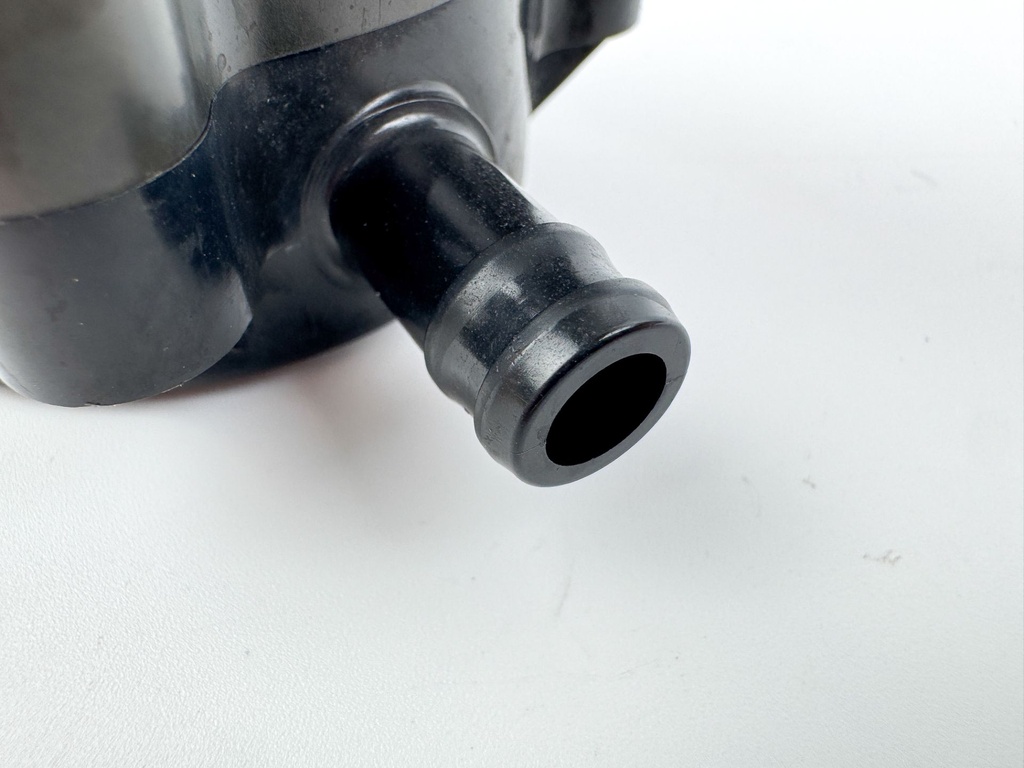 2007 Honda 135 HP 4 Stroke Outboard Fuel Pump 16700-ZY6-013 OEM