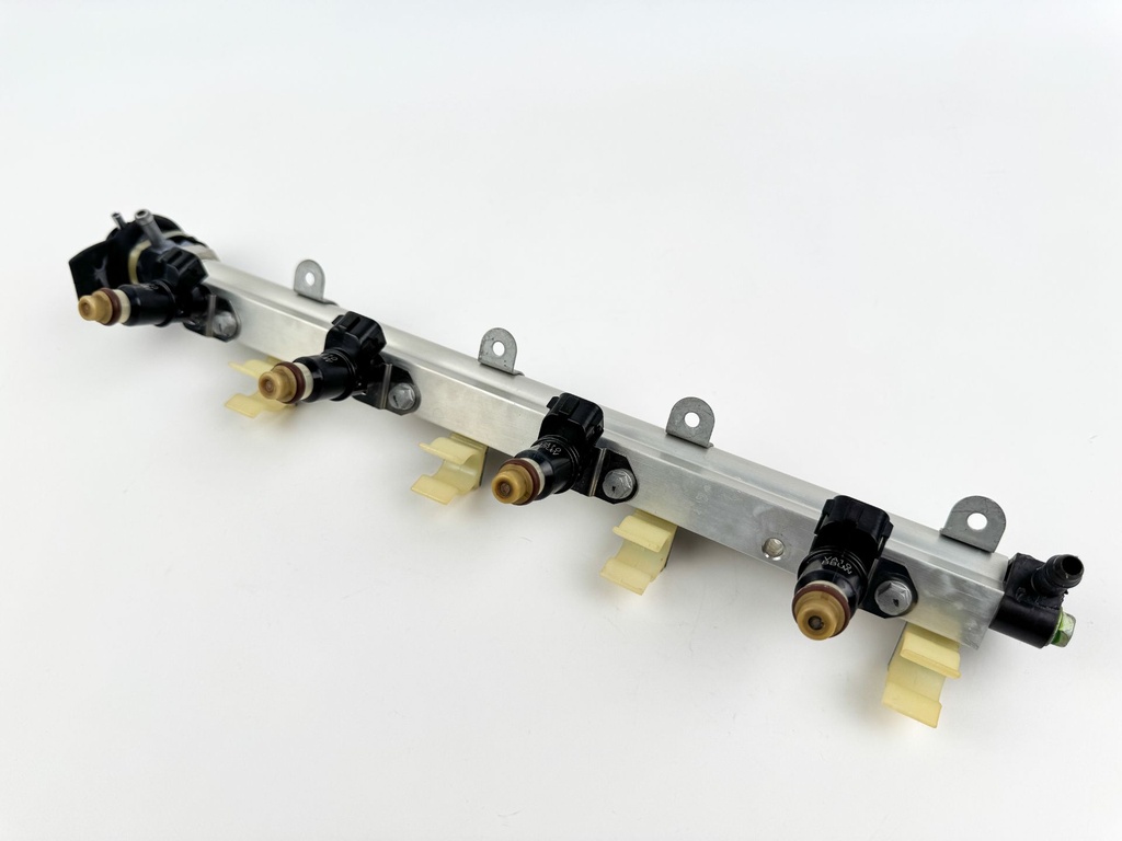 2007 Honda 135 HP 4 Stroke Outboard Fuel Injector Set W/ Rail 16450-ZY6-003 OEM