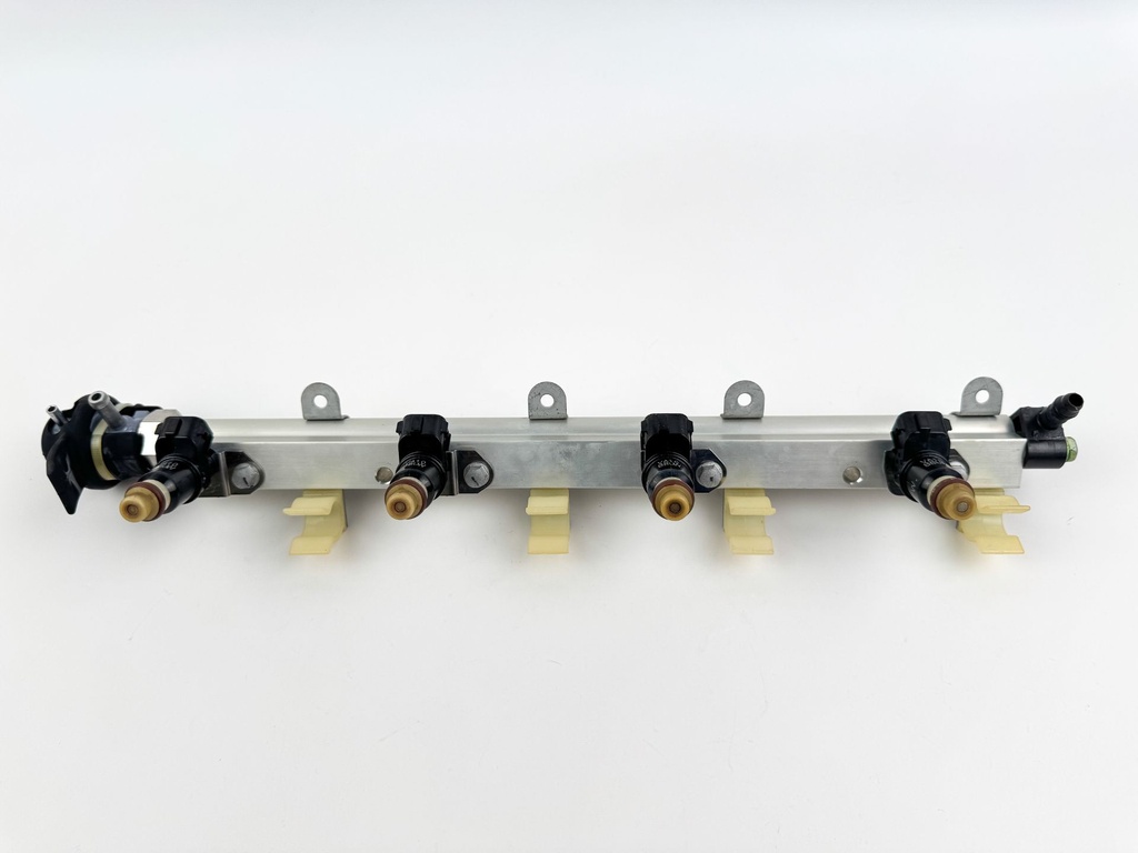 2007 Honda 135 HP 4 Stroke Outboard Fuel Injector Set W/ Rail 16450-ZY6-003 OEM