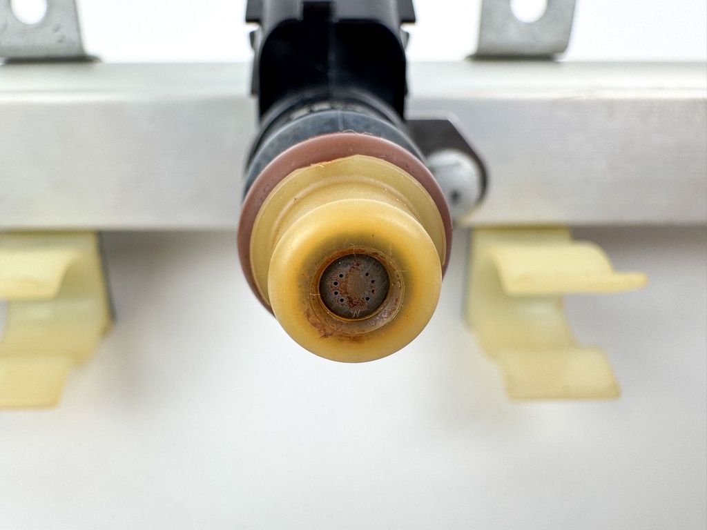 2007 Honda 135 HP 4 Stroke Outboard Fuel Injector Set W/ Rail 16450-ZY6-003 OEM