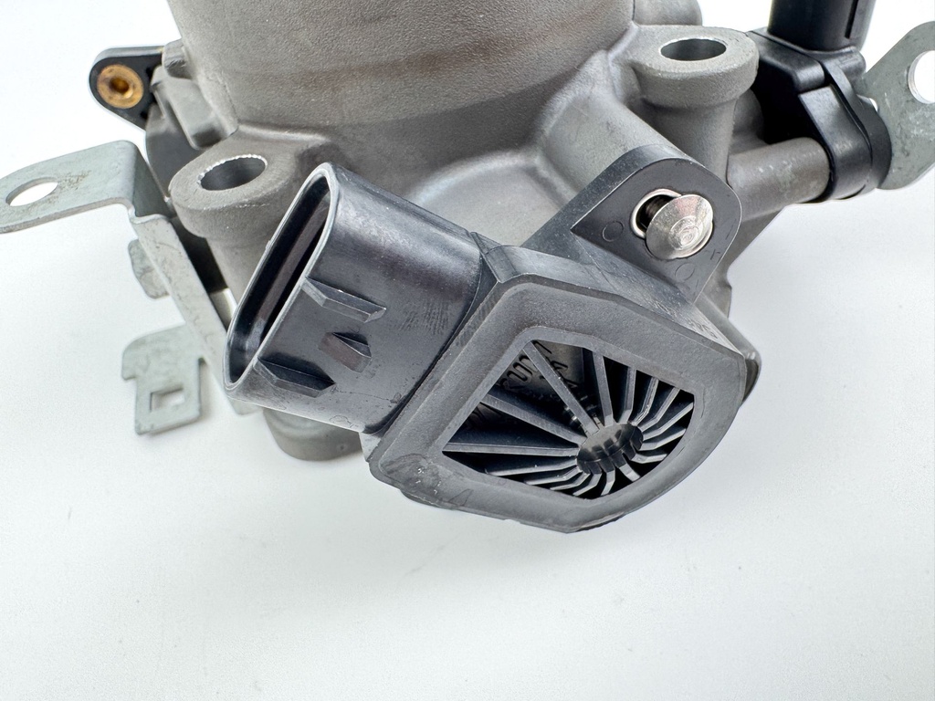 2007 Honda 135 HP 4 Stroke Outboard Throttle Body Assembly 16400-ZY6-013 OEM