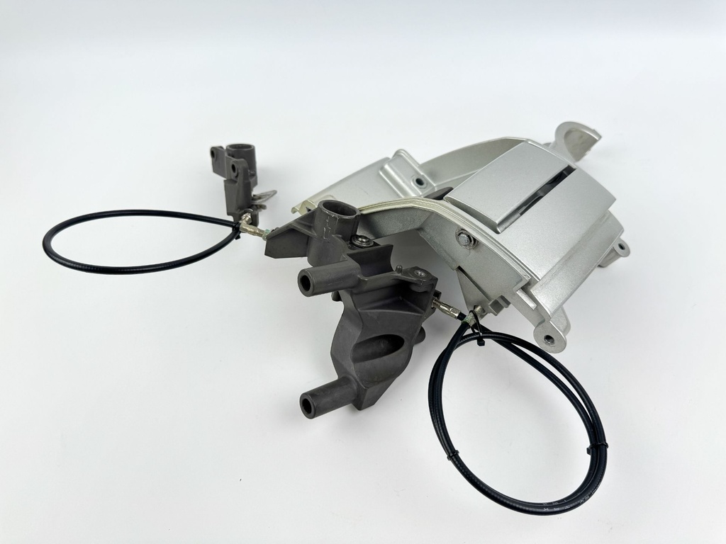 2007 Honda 135 HP 4 Stroke Outboard Front Cowling Latch Bracket 40154-ZY6-000ZA OEM