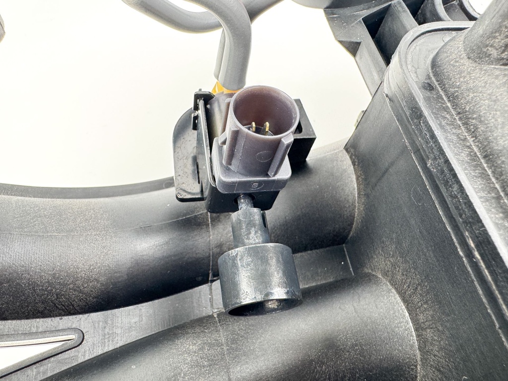 2007 Honda 135 HP 4 Stroke Outboard Intake Manifold 17110-ZY6-003 OEM