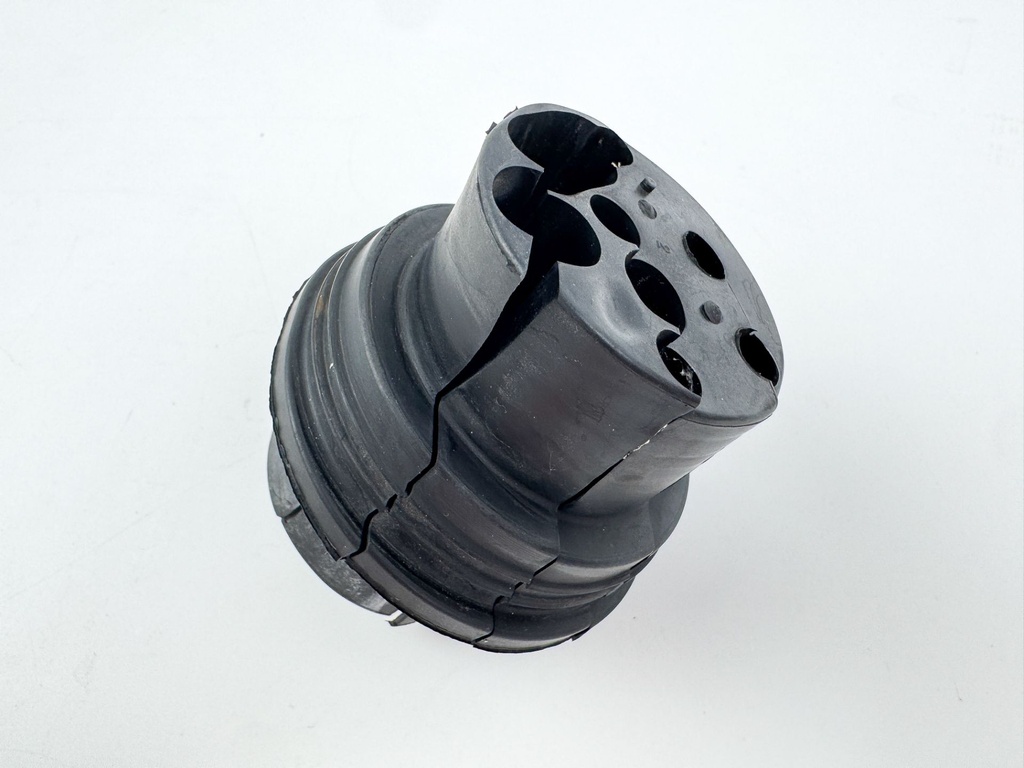 2007 Honda 135 HP 4 Stroke Outboard Cable Cover Plate 40151-ZY6-010ZA OEM