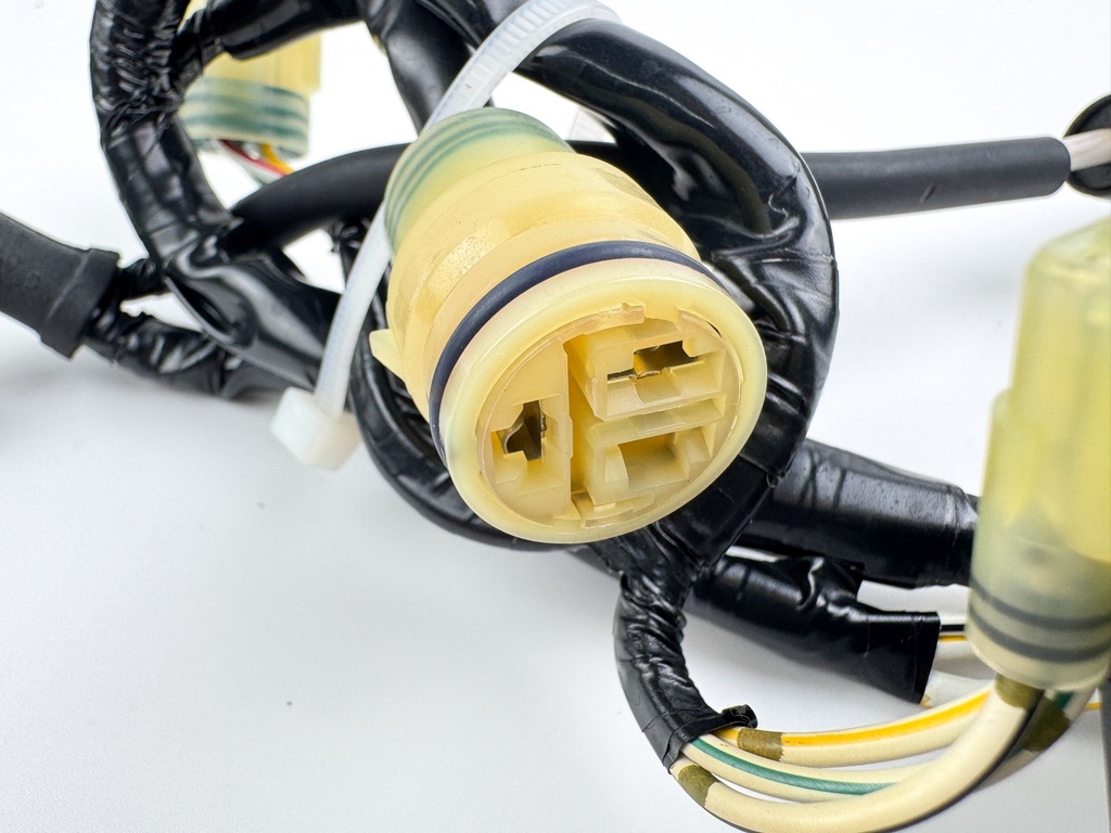 2007 Honda 135 HP 4 Stroke Outboard Fuse Box 38210-ZY6-003 OEM