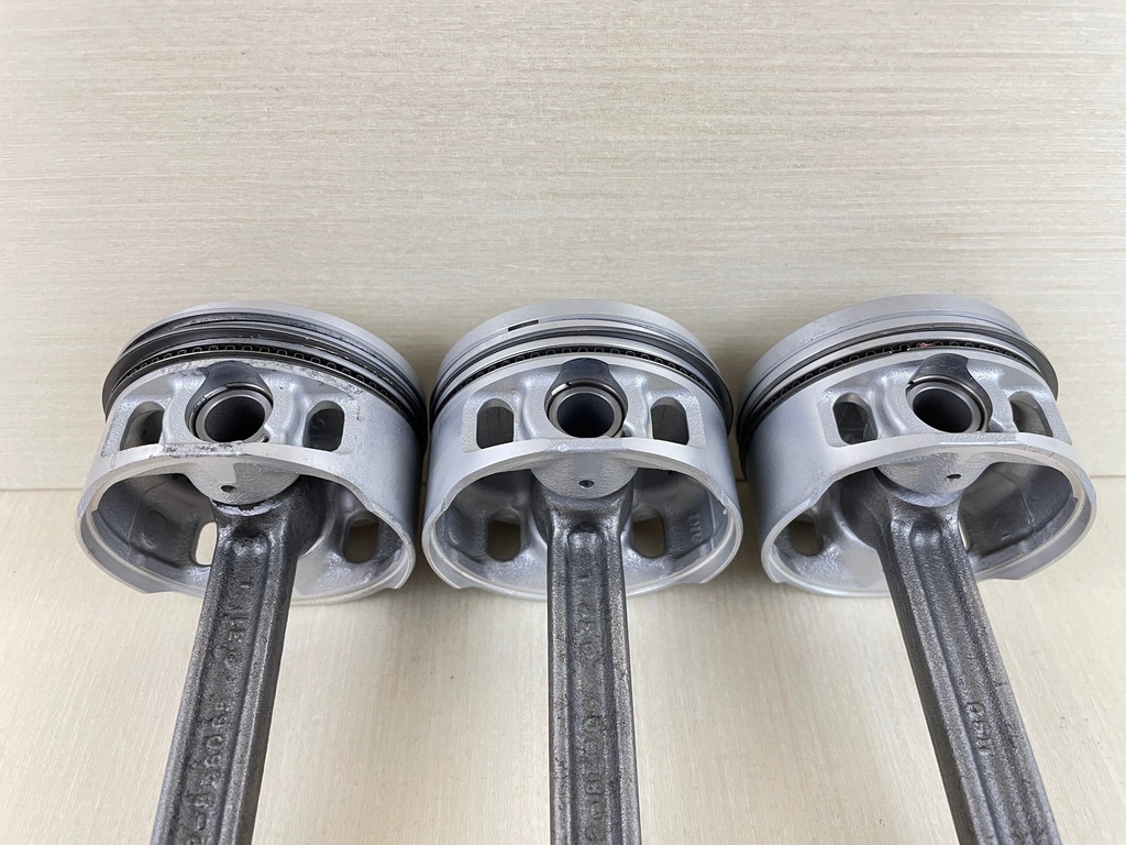 2002 Yamaha 30HP 4 Stroke Outboard Piston & Connecting Rod Assembly Set 65W-11631-00-96