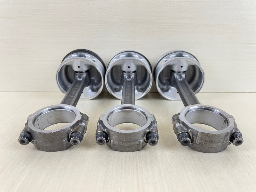 2002 Yamaha 30HP 4 Stroke Outboard Piston & Connecting Rod Assembly Set 65W-11631-00-96