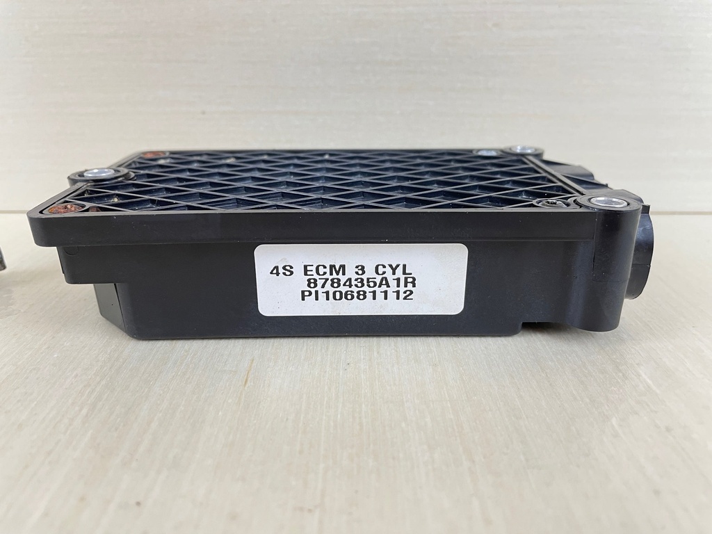 2002 Yamaha 30HP 4 Stroke Outboard CDI Unit Assembly ECU 67C-85540-01-00  