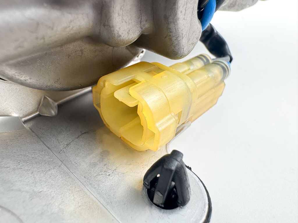 2006 Honda 150 HP 4 Stroke Outboard Vapor Separator Tank VST 16730-ZY6-063 OEM