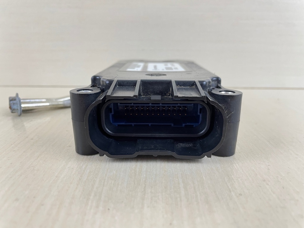 2002 Yamaha 30HP 4 Stroke Outboard CDI Unit Assembly ECU 67C-85540-01-00  