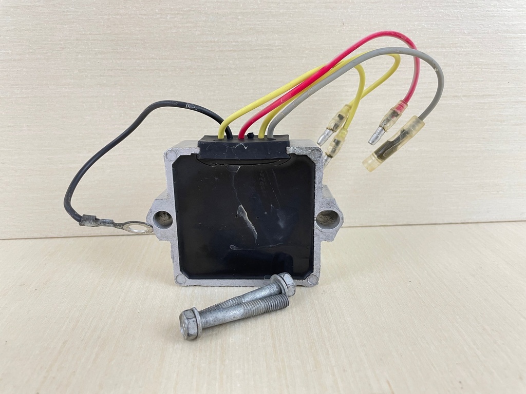 2002 Yamaha 30HP F30 4 Stroke Rectifier & Regulator Assembly 65W-81960-10-00