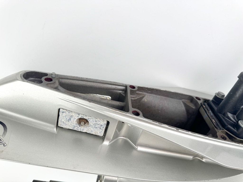 Honda BF 135 150HP 4 Stroke Outboard XL Lower Unit Gear Case - LH Counter