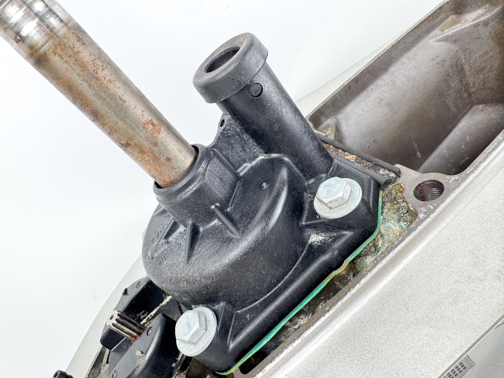 Honda BF 135 150HP 4 Stroke Outboard XL Lower Unit Gear Case - RH Standard