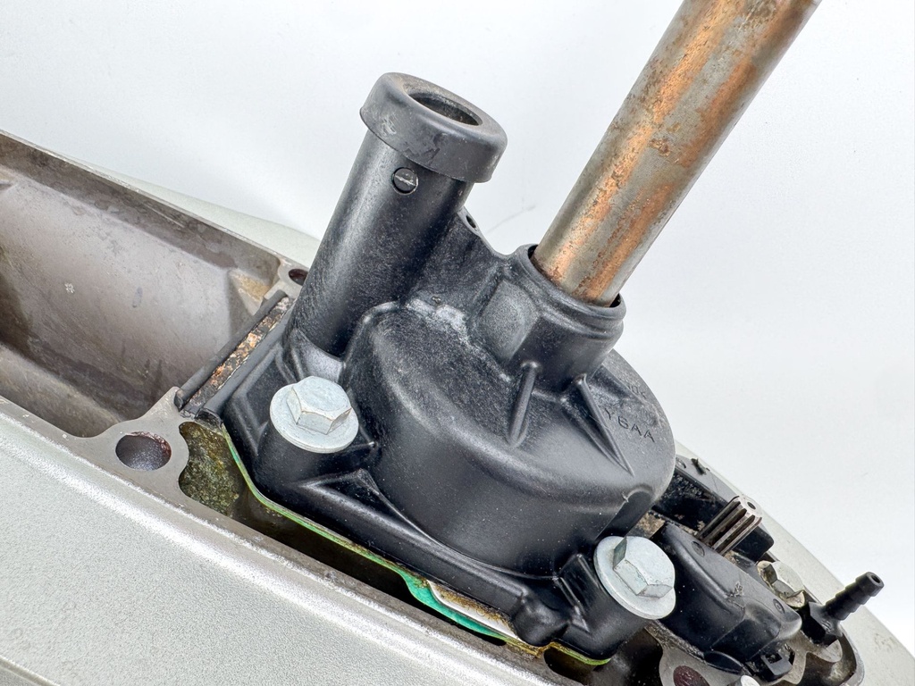 Honda BF 135 150HP 4 Stroke Outboard XL Lower Unit Gear Case - RH Standard