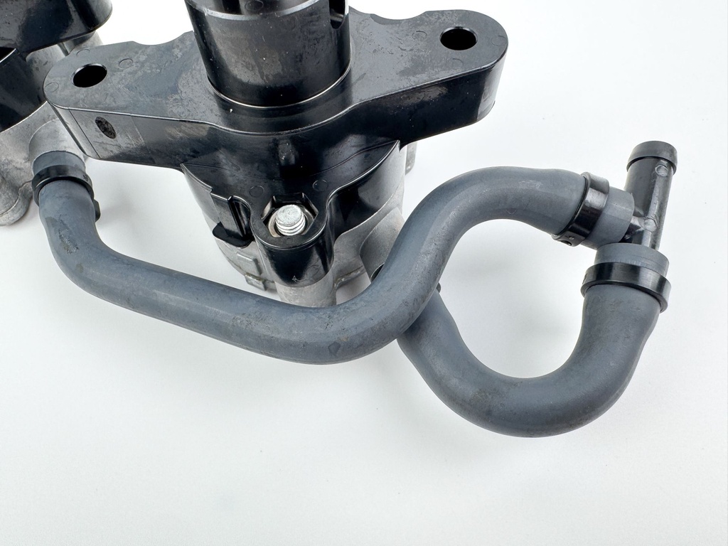 2006 Yamaha 150HP 4 Stroke Outboard Fuel Pump Assembly 63P-24410-00-00