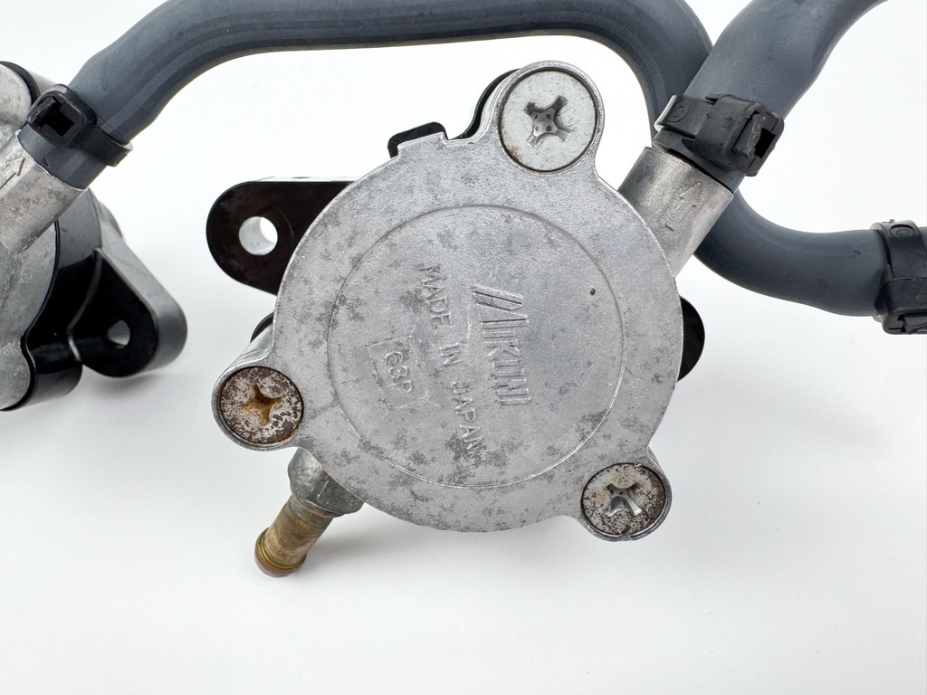 2006 Yamaha 150HP 4 Stroke Outboard Fuel Pump Assembly 63P-24410-00-00