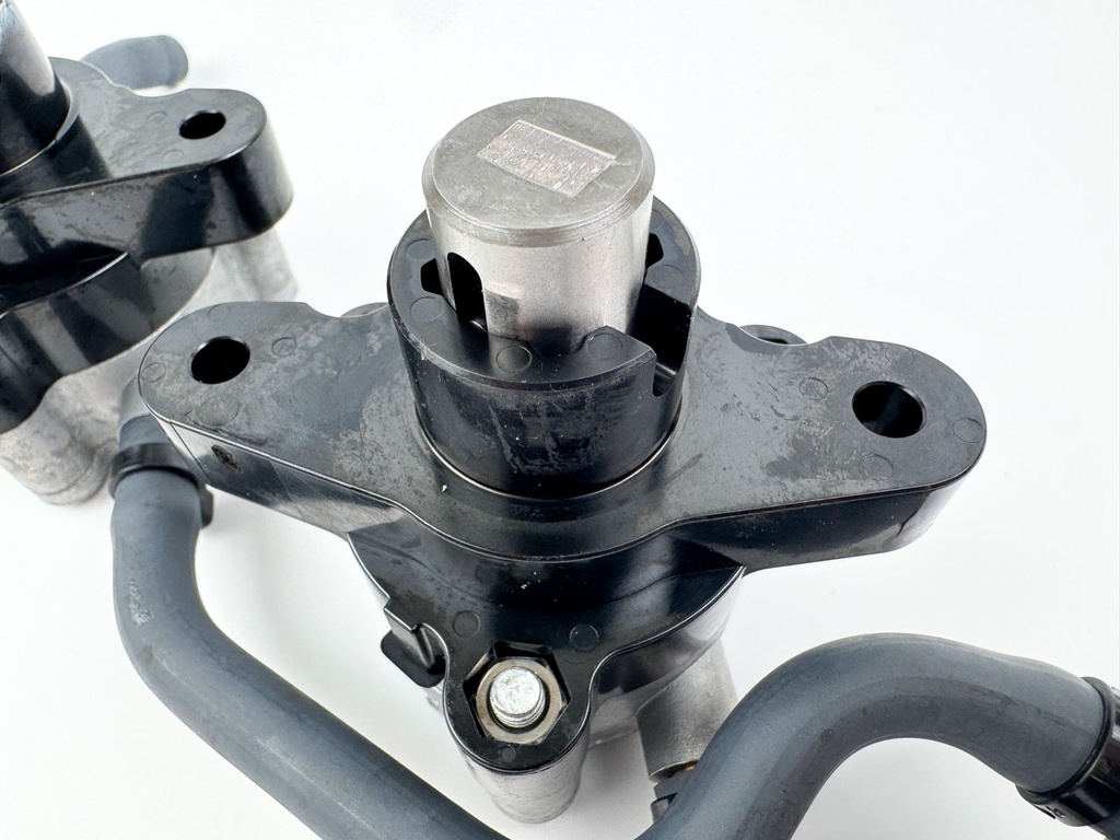 2006 Yamaha 150HP 4 Stroke Outboard Fuel Pump Assembly 63P-24410-00-00