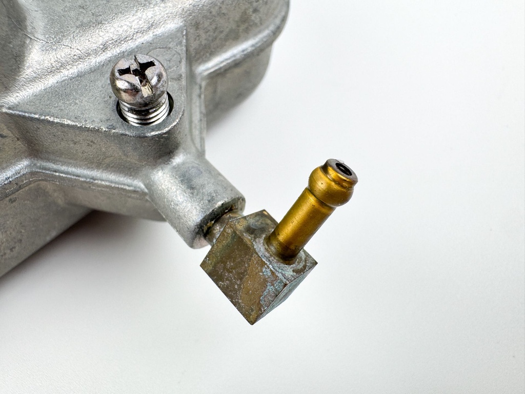 2006 Yamaha 150 HP 4 Stroke Outboard VST Float Chamber Assembly 63P-14180-01-00 OEM