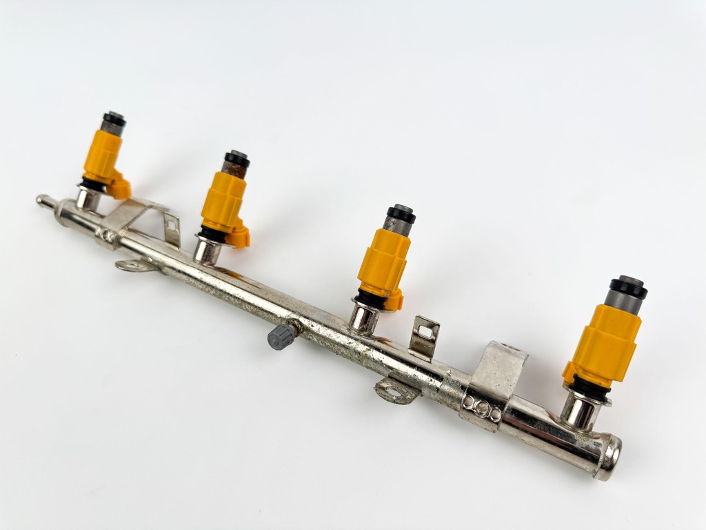 2005 Yamaha 150HP Outboard Engine Fuel Injector With Rail 63P-13761-00-00