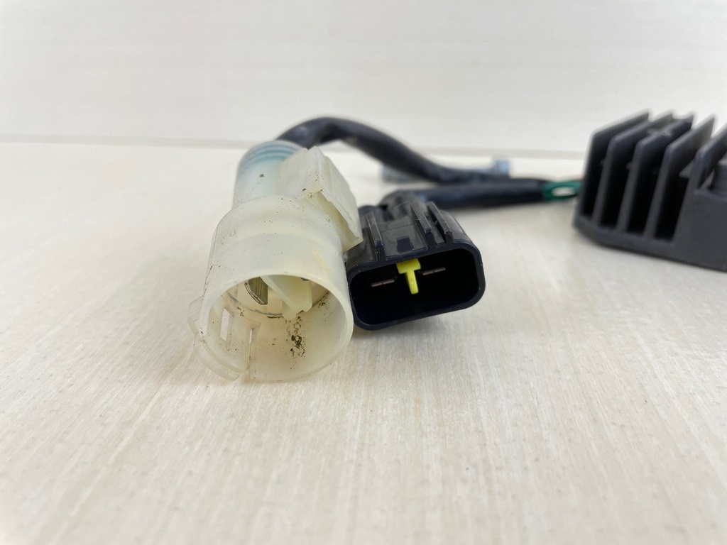 2010 Yamaha 25HP 4 Stroke Outboard Rectifier & Regulator Assembly 6BL-81960-00-00