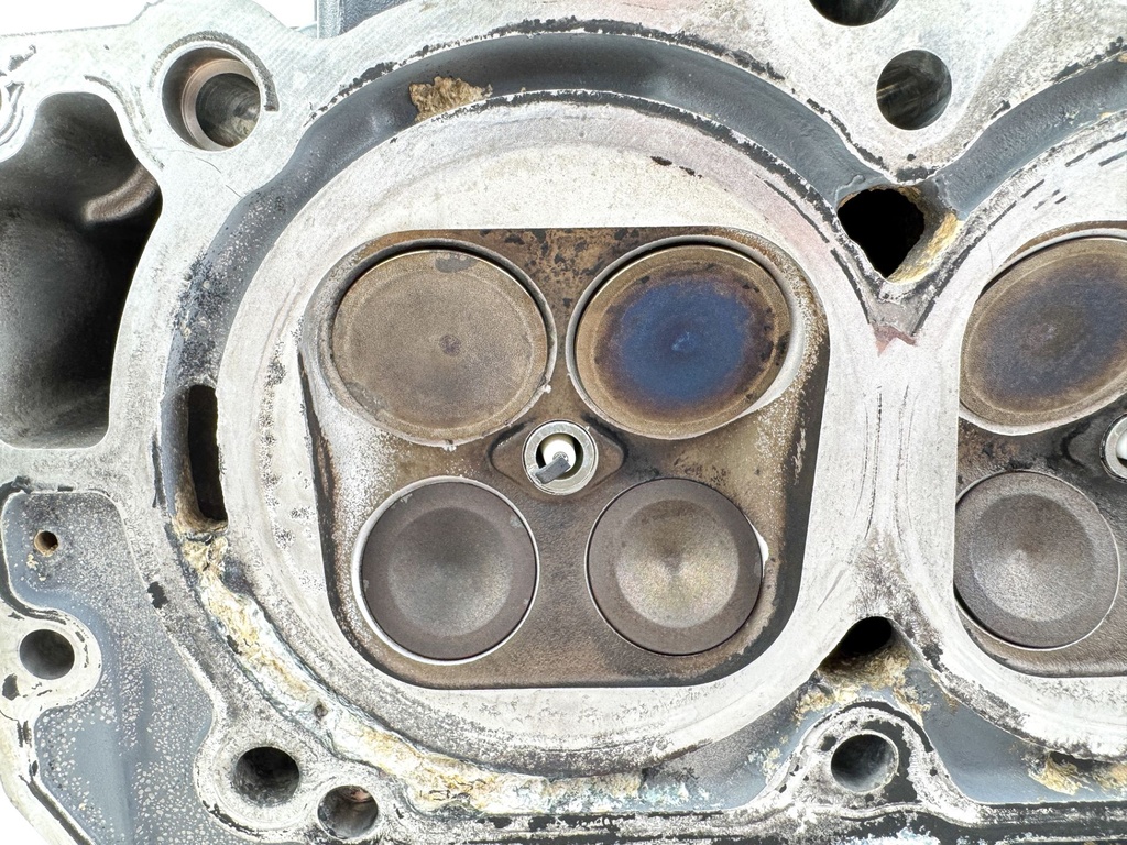 04-07 Yamaha 150HP 4 Stroke Outboard Cylinder Head Complete 63P-W009A-02-9S