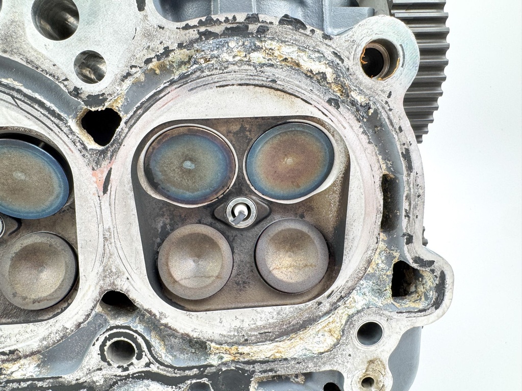 04-07 Yamaha 150HP 4 Stroke Outboard Cylinder Head Complete 63P-W009A-02-9S