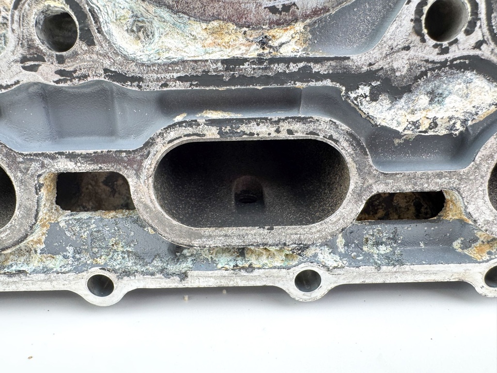 04-07 Yamaha 150HP 4 Stroke Outboard Cylinder Head Complete 63P-W009A-02-9S