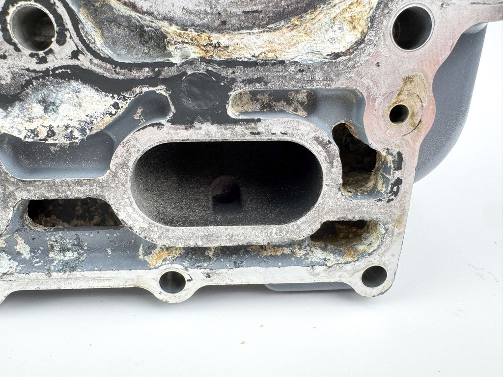 04-07 Yamaha 150HP 4 Stroke Outboard Cylinder Head Complete 63P-W009A-02-9S