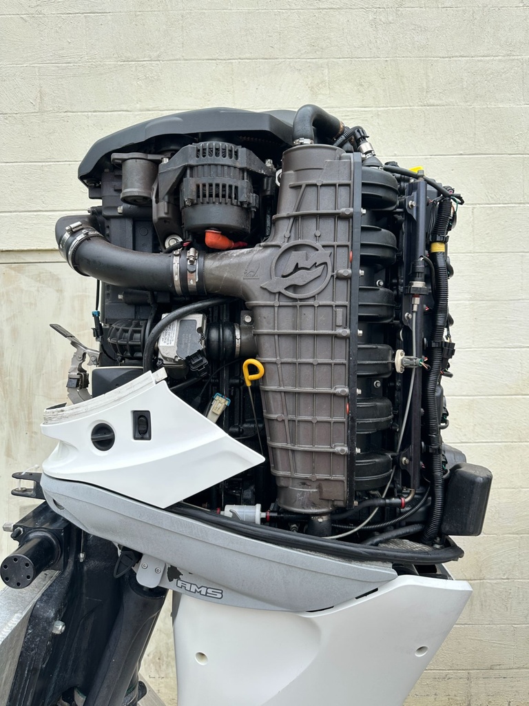 2014 Mercury Verado 300HP XXL 30" Outboard Engine W/ 723 Hours