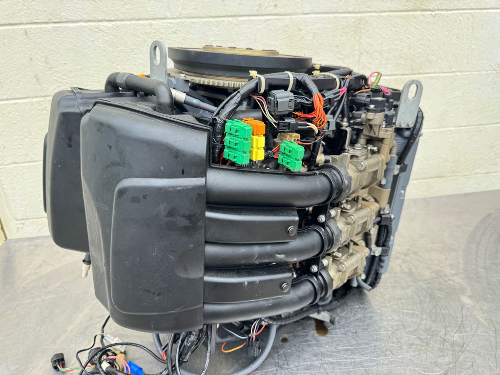 2005 Yamaha 225HP 4 Stroke Outboard Powerhead Complete Ready To Install