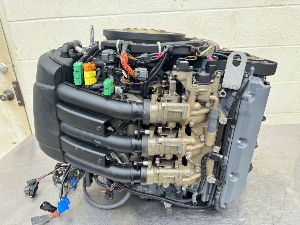 2005 Yamaha 225HP 4 Stroke Outboard Powerhead Complete Ready To Install