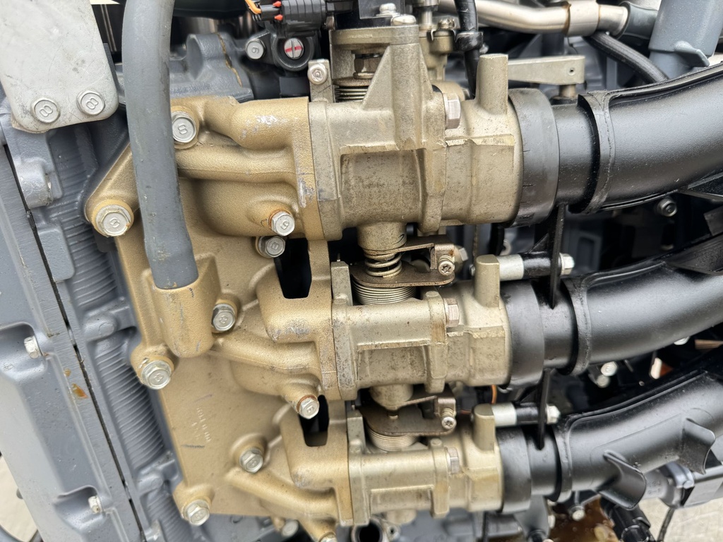 2005 Yamaha 225HP 4 Stroke Outboard Powerhead Complete Ready To Install