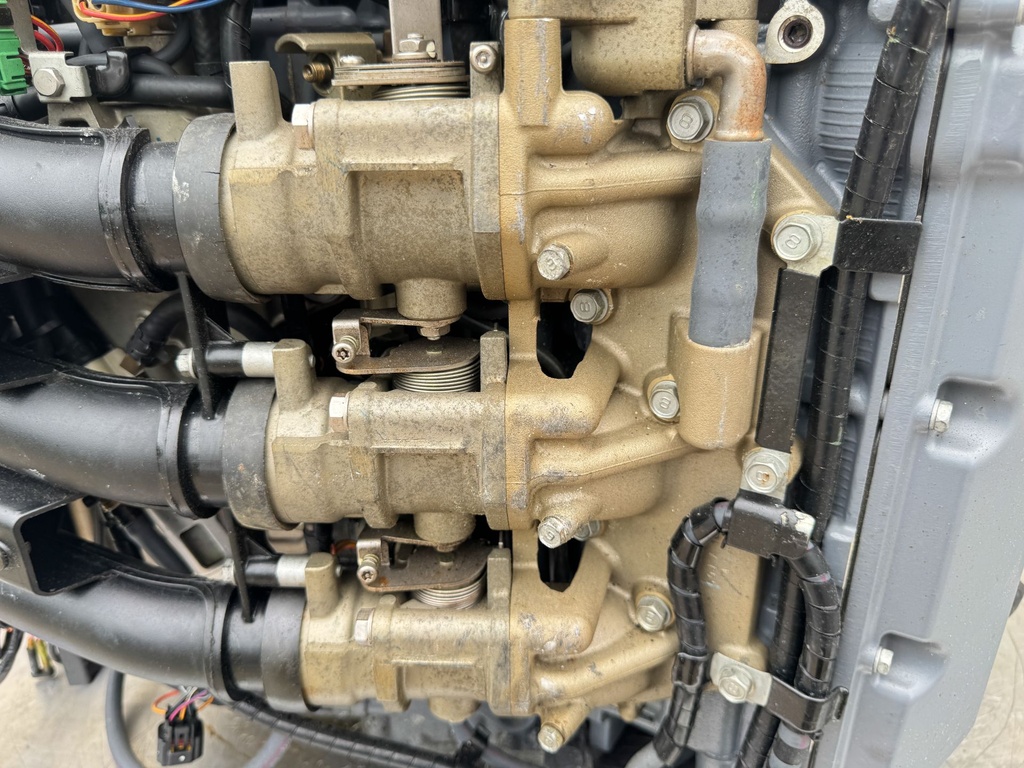 2005 Yamaha 225HP 4 Stroke Outboard Powerhead Complete Ready To Install