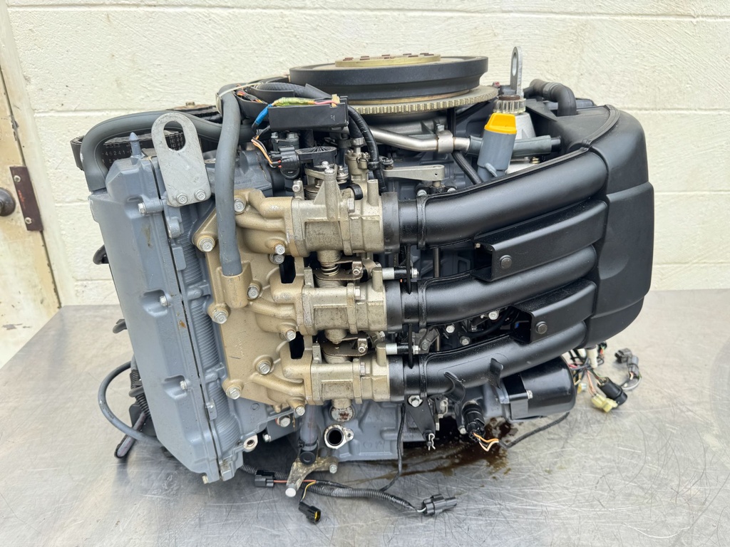 2005 Yamaha 225HP 4 Stroke Outboard Powerhead Complete Ready To Install