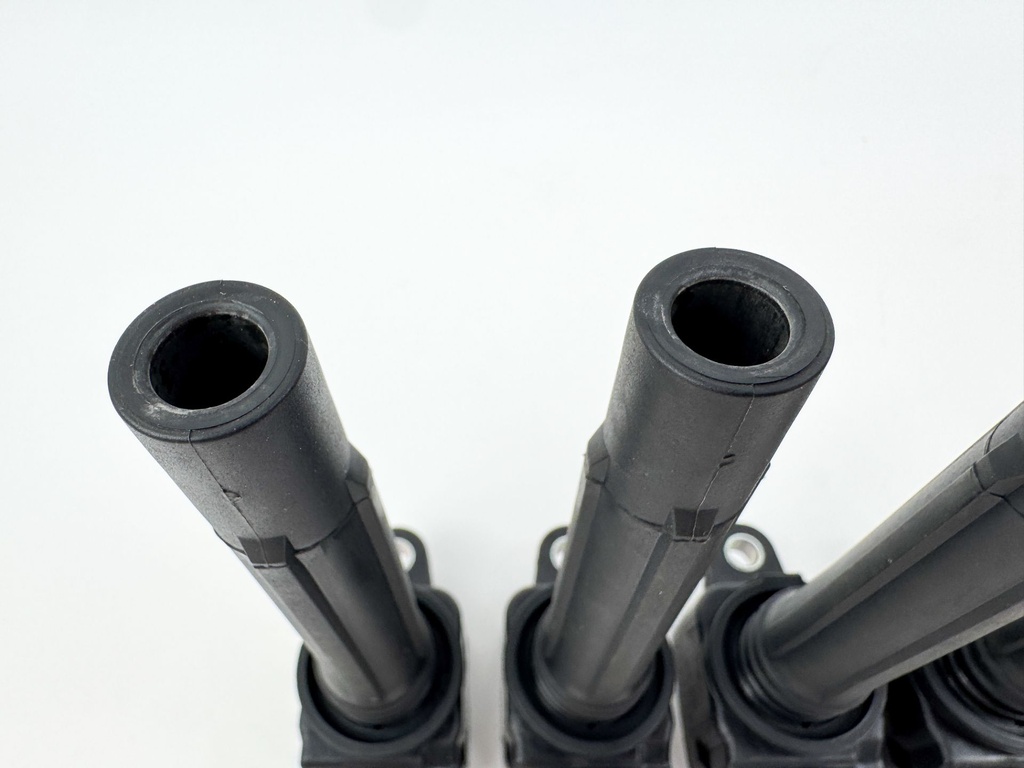 2010 Suzuki 250 HP 4 Stroke Outboard Ignition Coil Set 33410-93J00 OEM