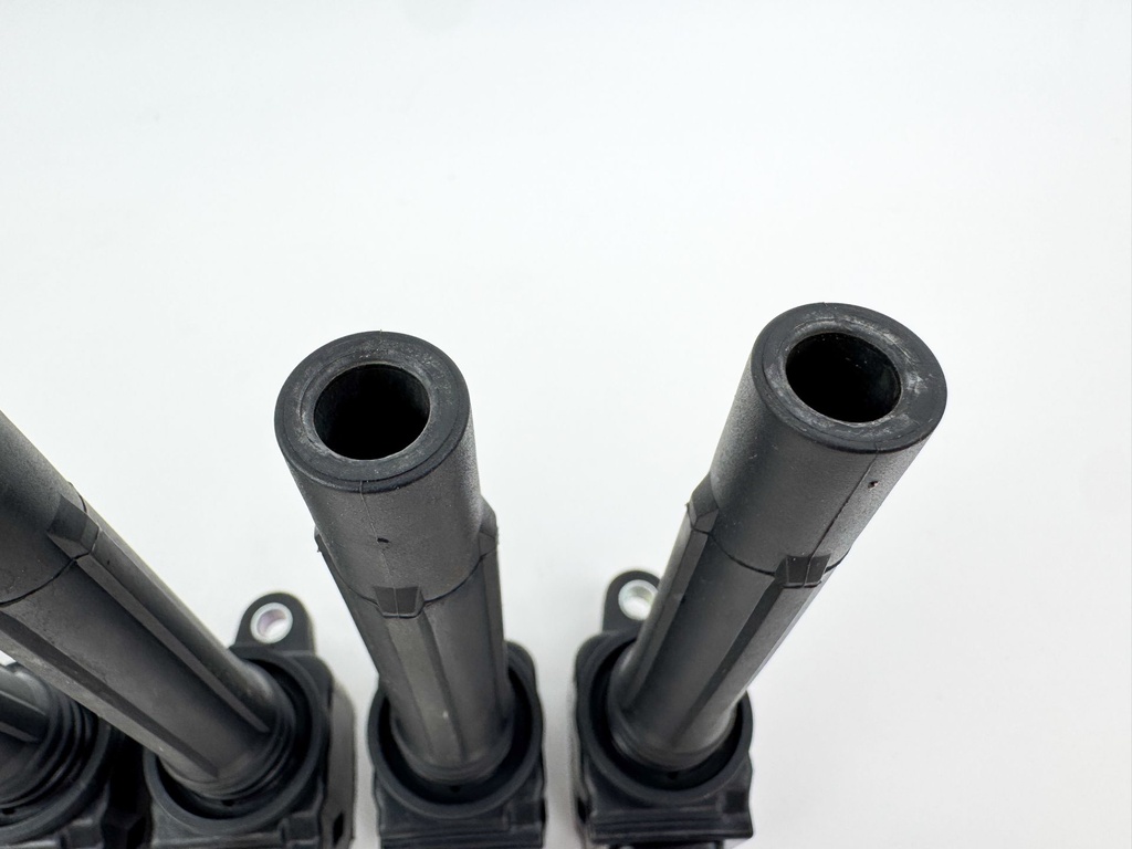 2010 Suzuki 250 HP 4 Stroke Outboard Ignition Coil Set 33410-93J00 OEM