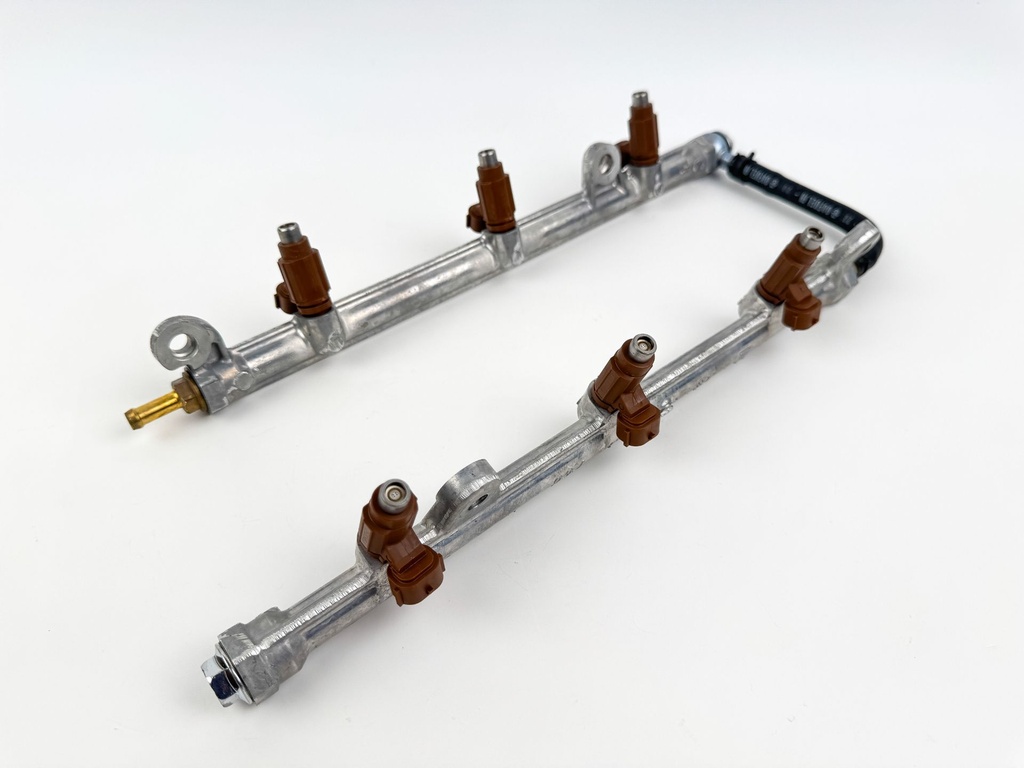 2010 Suzuki 250 HP 4 Stroke Outboard Port Fuel Injector Set W/ Rail 15710-96J00 OEM