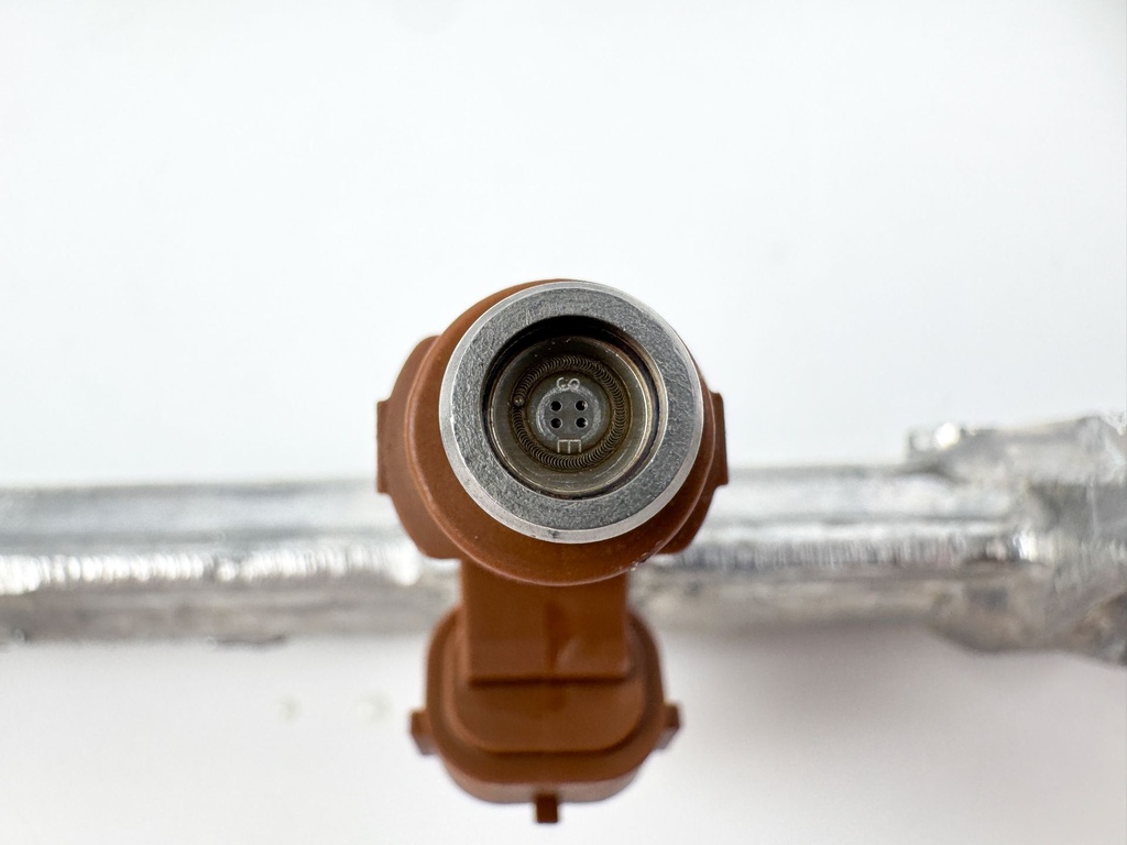 2010 Suzuki 250 HP 4 Stroke Outboard Port Fuel Injector Set W/ Rail 15710-96J00 OEM