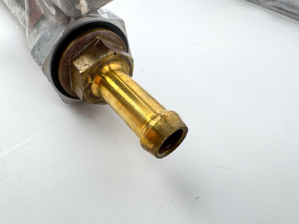 2010 Suzuki 250 HP 4 Stroke Outboard Port Fuel Injector Set W/ Rail 15710-96J00 OEM