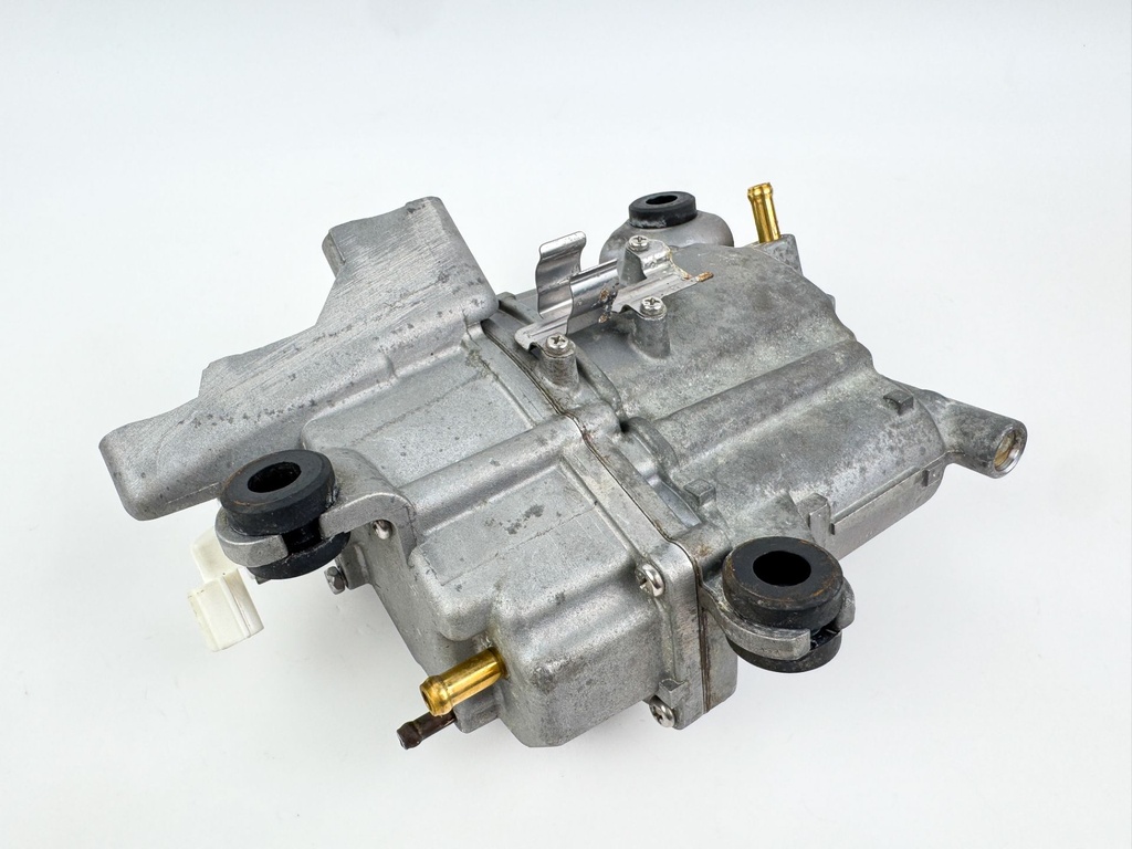 2010 Suzuki 250 HP 4 Stroke Outboard Vapor Separator Tank VST 15600-98J01 OEM