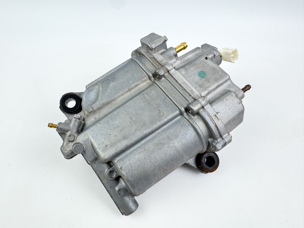 2010 Suzuki 250 HP 4 Stroke Outboard Vapor Separator Tank VST 15600-98J01 OEM