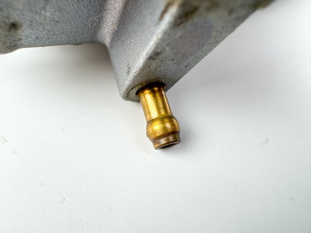 2010 Suzuki 250 HP 4 Stroke Outboard Vapor Separator Tank VST 15600-98J01 OEM