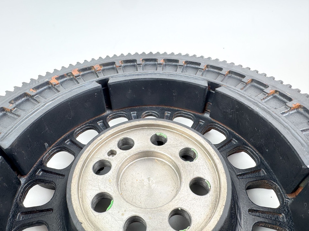 2010 Suzuki 250 HP 4 Stroke Outboard Flywheel 32102-93J20 OEM