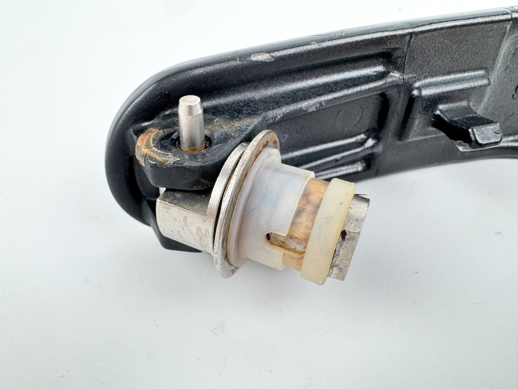 2010 Suzuki 250 HP 4 Stroke Outboard Port Latch Handle 61634-93J00-0EP OEM