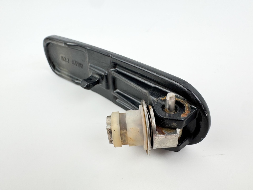 2010 Suzuki 250 HP 4 Stroke Outboard Starboard Latch Handle 61633-93J00-0EP OEM