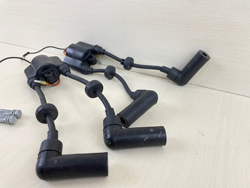 2002 Yamaha 60HP 4 Stroke Outboard Ignition Coil Set 62Y-85570-00-00  