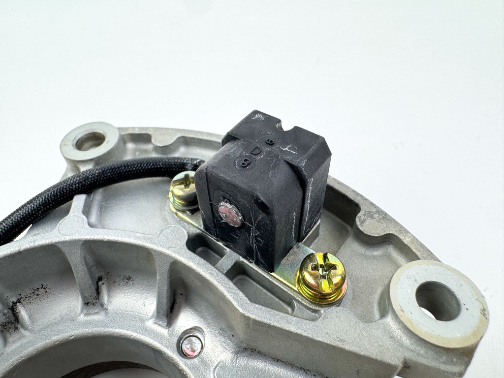 02-04 Yamaha 75 80 90 100 HP 4 Stroke Outboard Pulser Base Stator Assembly 67F-85560-01-00