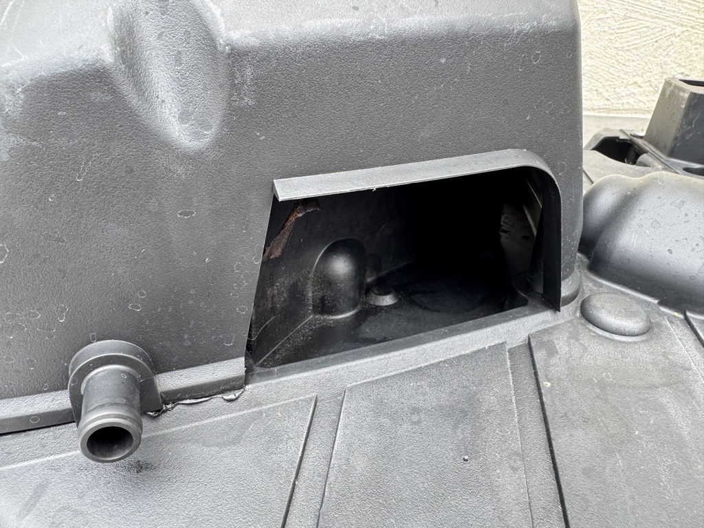 2010 Suzuki 250 HP 4 Stroke Outboard Flywheel Cover 11510-93J04 OEM